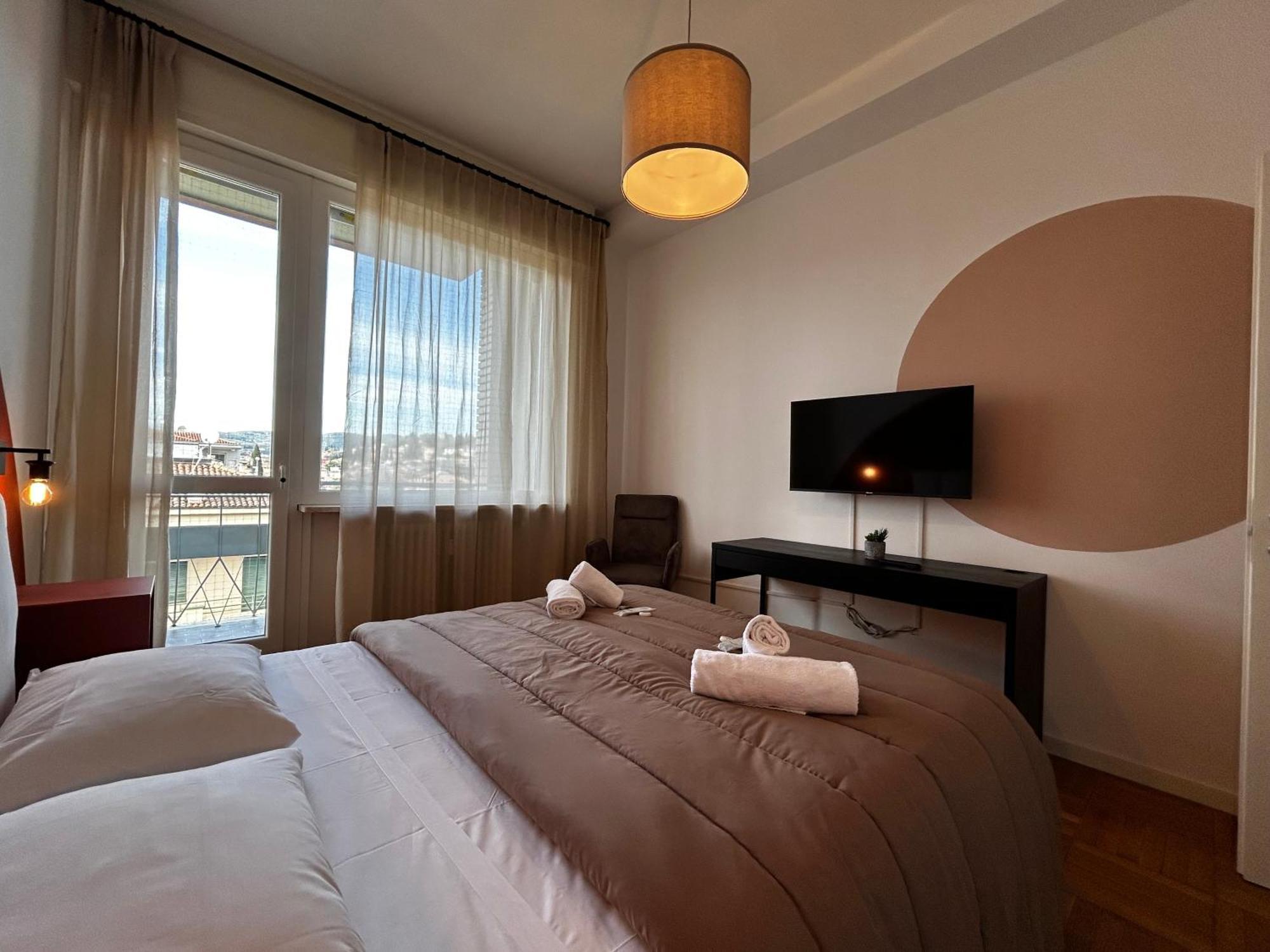 Big House-Private Parking-12" Walk From The Arena Appartement Verona Buitenkant foto